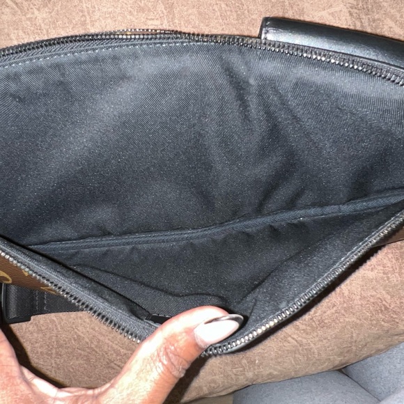 Barely used Authentic,  Louis Vuitton Men’s Christopher belt bag. - Picture 4 of 8